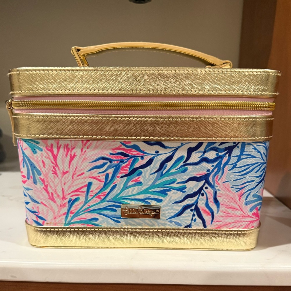 Lilly Pulitzer kaleidoscope coral train makeup case